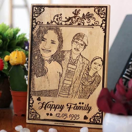 CUSTOM ENGRAVED WOODEN FRAME FOR FAMILY - My Art